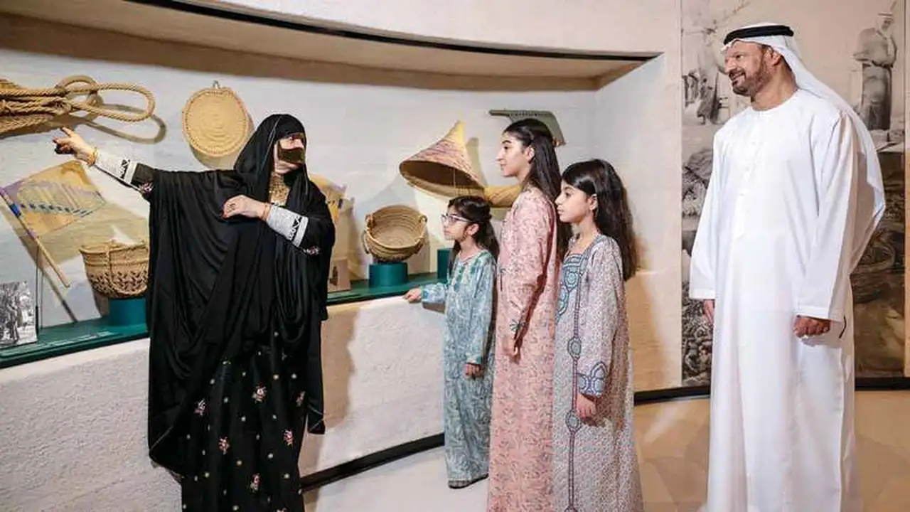 متحف زايد الوطني يحتفي بتقاليد السنع خلال برنامجه الصيفي